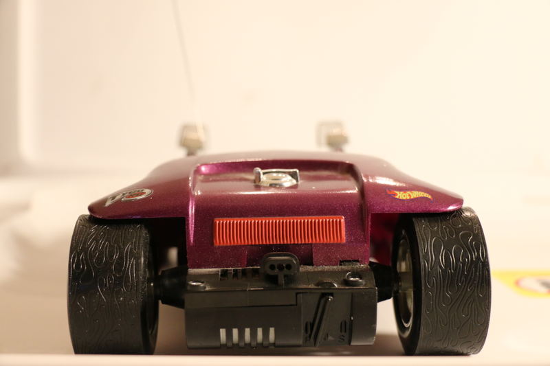 Fully exposed rear wheels, like the Acura NSX Pikes Peak EV.